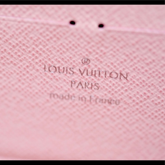 🚨🚨SOLD Louis Vuitton Studded Twist Wallet/chain - Picture 8 of 8